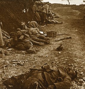 कुर्टिस, उत्तरी फ्रांस, 1918 को लेने के बाद निकायों द्वारा अज्ञात
