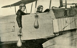 बम ड्रॉपर, 1914-1918, c1920। द्वारा अज्ञात