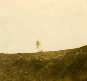 बम विस्फोट, c1914-c1918 द्वारा अज्ञात