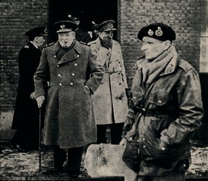 ब्रिटिश प्रधान मंत्री ने पश्चिमी मोर्चा, 1944, 1945 का दौरा किया। द्वारा अज्ञात