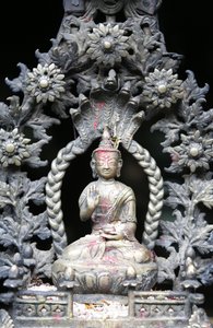 स्वर्ण मंदिर, पाटन, नेपाल में बुद्ध द्वारा अज्ञात