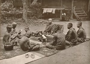 प्यूपिल्स के साथ बौद्ध पुजारी, 1900। द्वारा अज्ञात