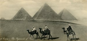 काहिरा: द पिरामिड्स ऑफ़ गीज़, c1918-c1939। द्वारा अज्ञात