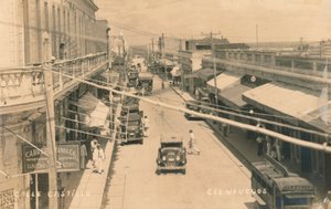 कैस्टिलो स्ट्रीट, Cienfuegos, क्यूबा, c1900 द्वारा अज्ञात