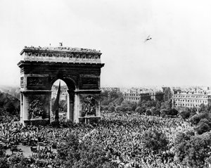 पेरिस की मुक्ति का जश्न, 26 अगस्त 1944 द्वारा अज्ञात