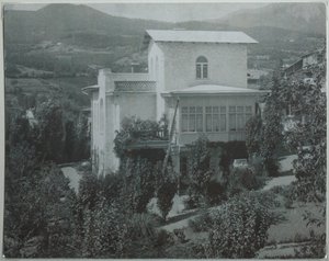1890 के याल्टा में चेखव्स हाउस द्वारा अज्ञात