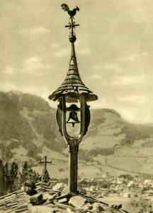 चर्च की घंटी और मौसम वेन, कित्जबेल, टायरॉल, ऑस्ट्रिया, c1935। द्वारा अज्ञात
