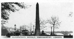 क्लियोपेट्रा सुई, तटबंध, लंदन, c1920s द्वारा अज्ञात