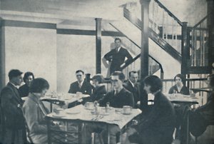 यात्रियों के लिए आराम और एक अद्भुत केंद्रीय नियंत्रण का केबिन, c1935 द्वारा अज्ञात