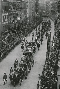 किंग जॉर्ज पंचम और क्वीन मैरी, लंदन का राज्याभिषेक, 1911। द्वारा अज्ञात