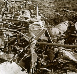 दुर्घटनाग्रस्त विमान, आइसेन, फ्रांस, c1914-c1918 द्वारा अज्ञात
