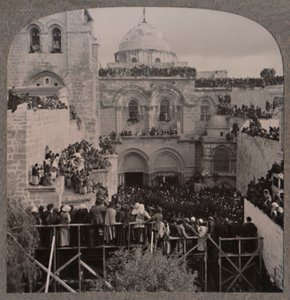 पवित्र सिपाही चर्च के हर जगह को भरने वाली भीड़, c1900 द्वारा अज्ञात