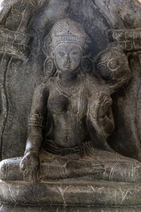दिल्ली राष्ट्रीय संग्रहालय। गज लक्ष्मी (देवी लक्ष्मी पर पानी बरसाने वाले हाथी)। पाला, 9वीं शताब्दी ई. बिहार। पथरी। विवरण। इंडिया। द्वारा अज्ञात