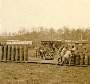बड़े गोले के लिए डिपो, c1914-c1918 द्वारा अज्ञात