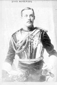 रॉक्सबर्ग के ड्यूक। 1913 (बी/डब्ल्यू फोटो) द्वारा अज्ञात