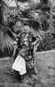 सम्राट खाई दिन 1885-1925, गुयेन राजवंश के 12 वें सम्राट, अन्नाम, वियतनाम, 1922 द्वारा अज्ञात