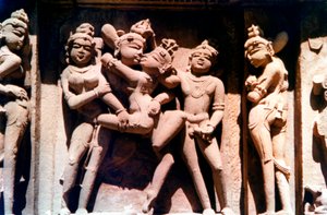 कामुक मूर्तिकला, हिंदू मंदिर, खजुराहो, भारत, 950 - 1050