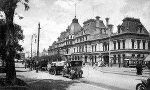 कॉन्स्टिट्यूशन स्टेशन, ब्यूनस आयर्स, अर्जेंटीना, c1920s द्वारा अज्ञात