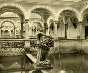 फिश टैंक की मूर्तियां, क्रेम्समुस्टर अभय, ऊपरी ऑस्ट्रिया, c1935। द्वारा अज्ञात