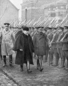 फ्रांसीसी राष्ट्रपति रेमंड पॉइनकेयर और किंग जॉर्ज पंचम, दिसंबर 1914। द्वारा अज्ञात
