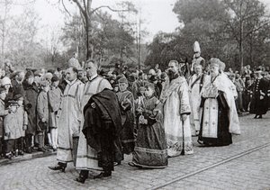 19 अक्टूबर 1928 को रूस के रोसकिल्डे, डेनमार्क के ज़ारिना मारिया फ्योडोरोवना का अंतिम संस्कार द्वारा अज्ञात