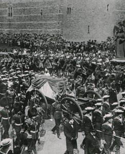 किंग एडवर्ड सप्तम का अंतिम संस्कार, विंडसर, 20 मई 1910। द्वारा अज्ञात