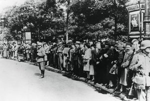 पेरिस पर जर्मन आधिपत्य, 14 जून 1940 द्वारा अज्ञात
