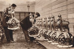 मॉल के लिए सोने का मुकुट, 1937 द्वारा अज्ञात