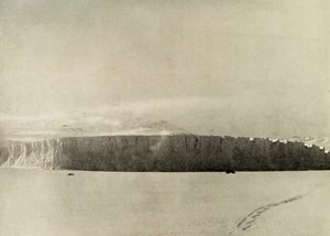 केप बर्ने का ग्लेशियर दक्षिण, समुद्री बर्फ पर यात्रा करने वाला मोटर, c1908, 1909। द्वारा अज्ञात