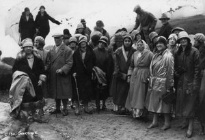 पर्यटकों का समूह Svartisen, उत्तरी नॉर्वे, 1929 द्वारा अज्ञात