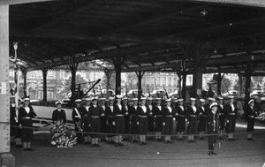 एचएमएस सीरियस, एंटवर्प से गार्ड ऑफ ऑनर, c1946-c1949 द्वारा अज्ञात
