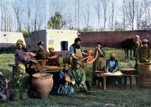 गट-ड्रेसिंग का काम, बुखारा, उज्बेकिस्तान, c1890 द्वारा अज्ञात