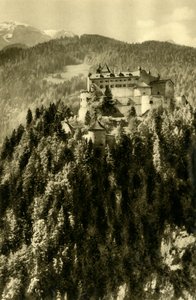 होहेनवर्फेन कैसल, वेरफेन, ऑस्ट्रिया, c1935। द्वारा अज्ञात