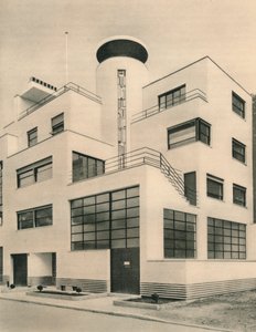 एम.एम. जोएल और जान मार्टेल, scupltors, Rue Mallet-Stevens, Auteuil, c1927 द्वारा अज्ञात