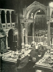 वेस्टमिंस्टर कैथेड्रल में, c1948। द्वारा अज्ञात