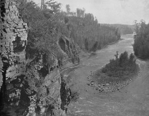 काकाबिस्टा नदी, काकाबेका फॉल्स के नीचे, c1897। द्वारा अज्ञात