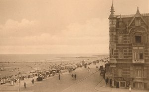 La Digue et la Plage, Promenade and the Beach, c1900। द्वारा अज्ञात
