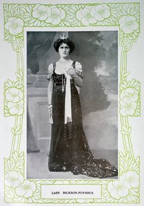लेडी डिक्सन-पोयंडर, 1901 द्वारा अज्ञात