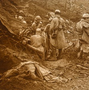 द इपर्जेस, उत्तरी फ्रांस, 1915 द्वारा अज्ञात