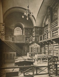 लाइब्रेरी ऑफ़ सेंट पॉल कैथेड्रल अप इन द वेस्टर्न ट्रेन्सेप्ट, c1935। द्वारा अज्ञात