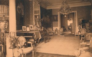 1927 में बेल्जियम के ब्रुसेल्स में क्यूबा दूतावास में लुई XVI कक्ष। द्वारा अज्ञात