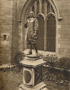 शहर में मिल्टन प्रतिमा के बाहर उनकी अपनी दफन जगह, c1935। द्वारा अज्ञात
