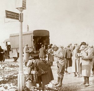 सेक्रेड वे, वरदुन, उत्तरी फ्रांस, c1914-c1918 पर मोबाइल रसोई। द्वारा अज्ञात