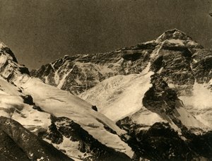 बेस कैंप से माउंट एवरेस्ट, c1918-c1939। द्वारा अज्ञात
