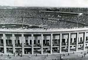 ओलंपिक स्टेडियम, बर्लिन, 1936 द्वारा अज्ञात