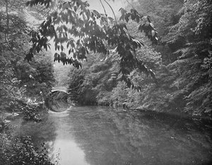 विसेहिकॉन क्रीक पर, फेयरमाउंट पार्क, फिलाडेल्फिया, c1897। द्वारा अज्ञात