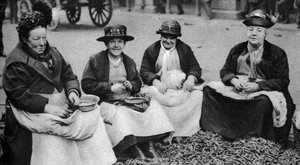 1926-1927, लंदन के कोवेंट गार्डन में मटर की गोलाबारी द्वारा अज्ञात