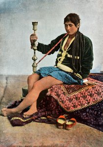 1900 में पर्सन फ्यूमंट ले कालगन, फारसी महिला धूम्रपान। द्वारा अज्ञात