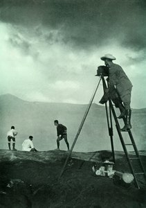 क्रेटर्स लिप, एसो-सैन, 1910 में फोटो खिंचवाना। द्वारा अज्ञात