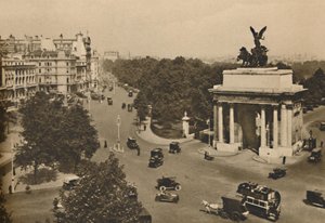पिकाडिली और कॉन्स्टीट्यूशन ऑफ हिल हिल, c1935। द्वारा अज्ञात